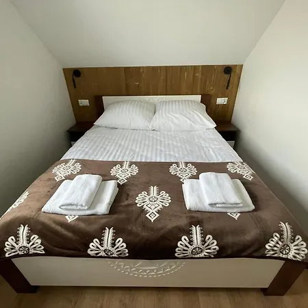 Apartament Ceko 2 *